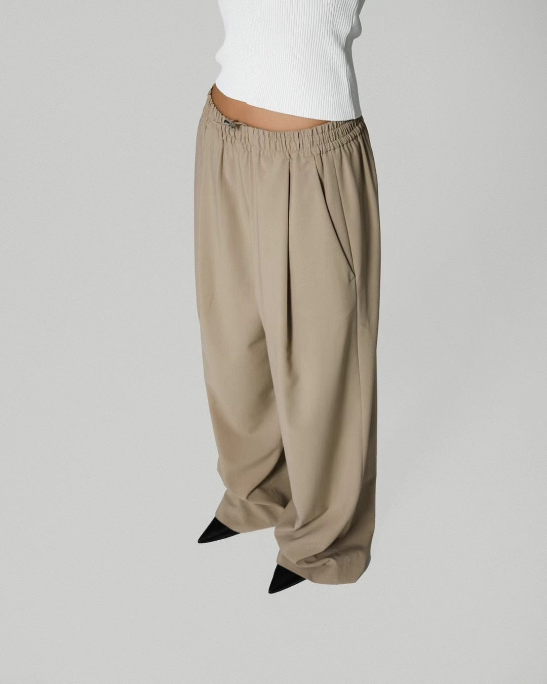DRAWSTRING WAIST PLEATED CHILL TROUSERS