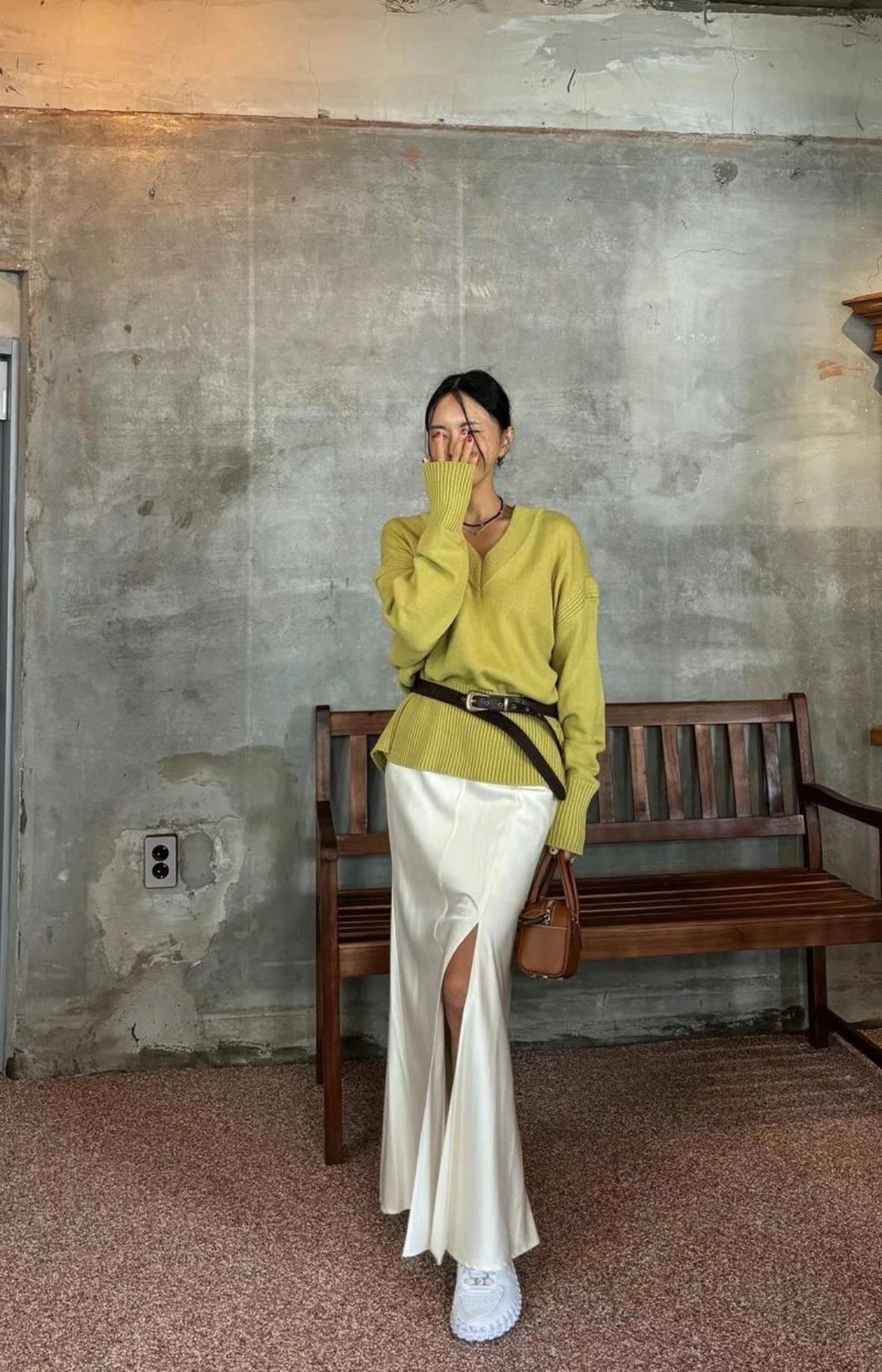 SLIM CUT SATIN SKIRT