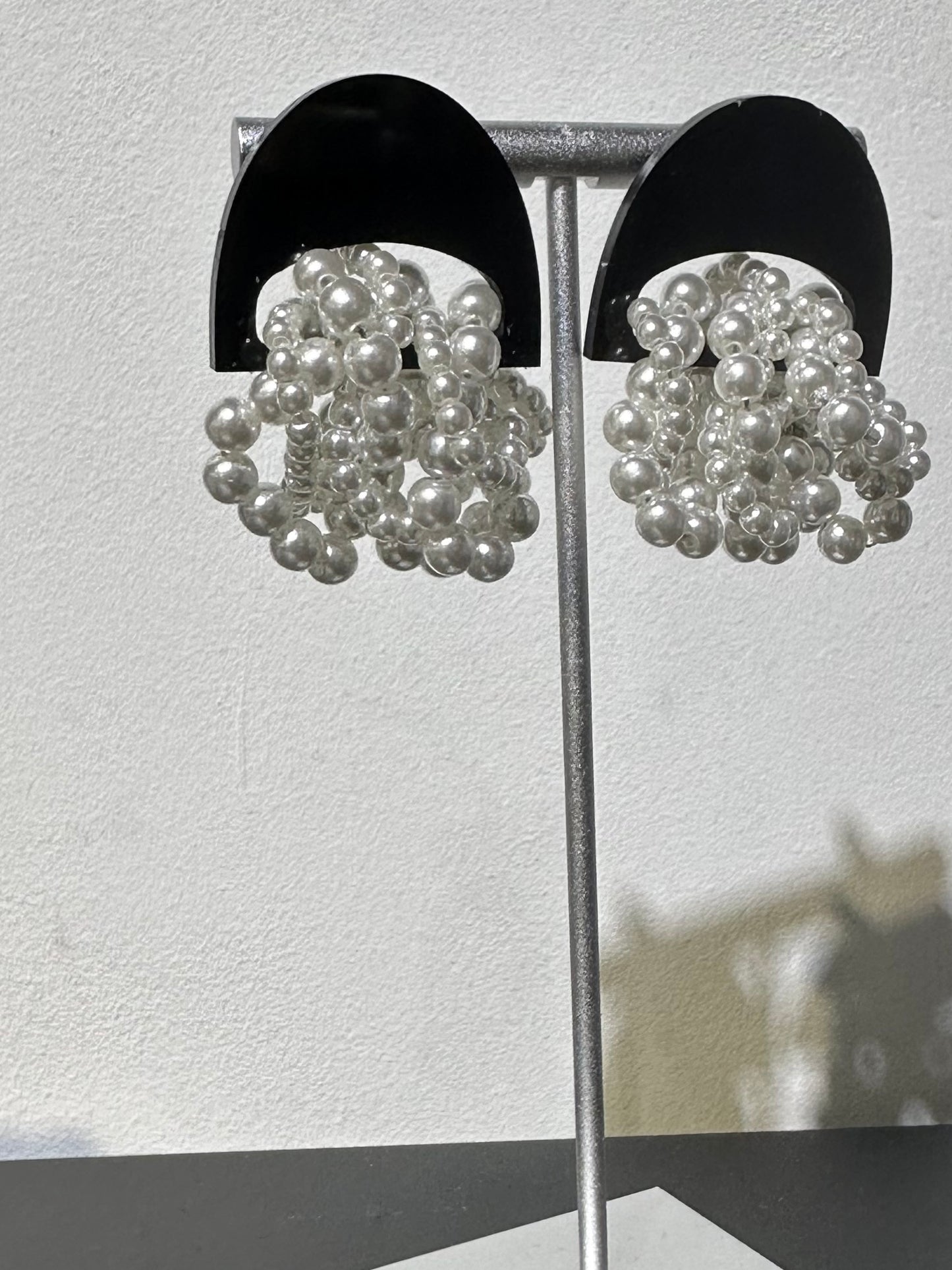 SEMICIRCLE SEED PEARL EARRINGS