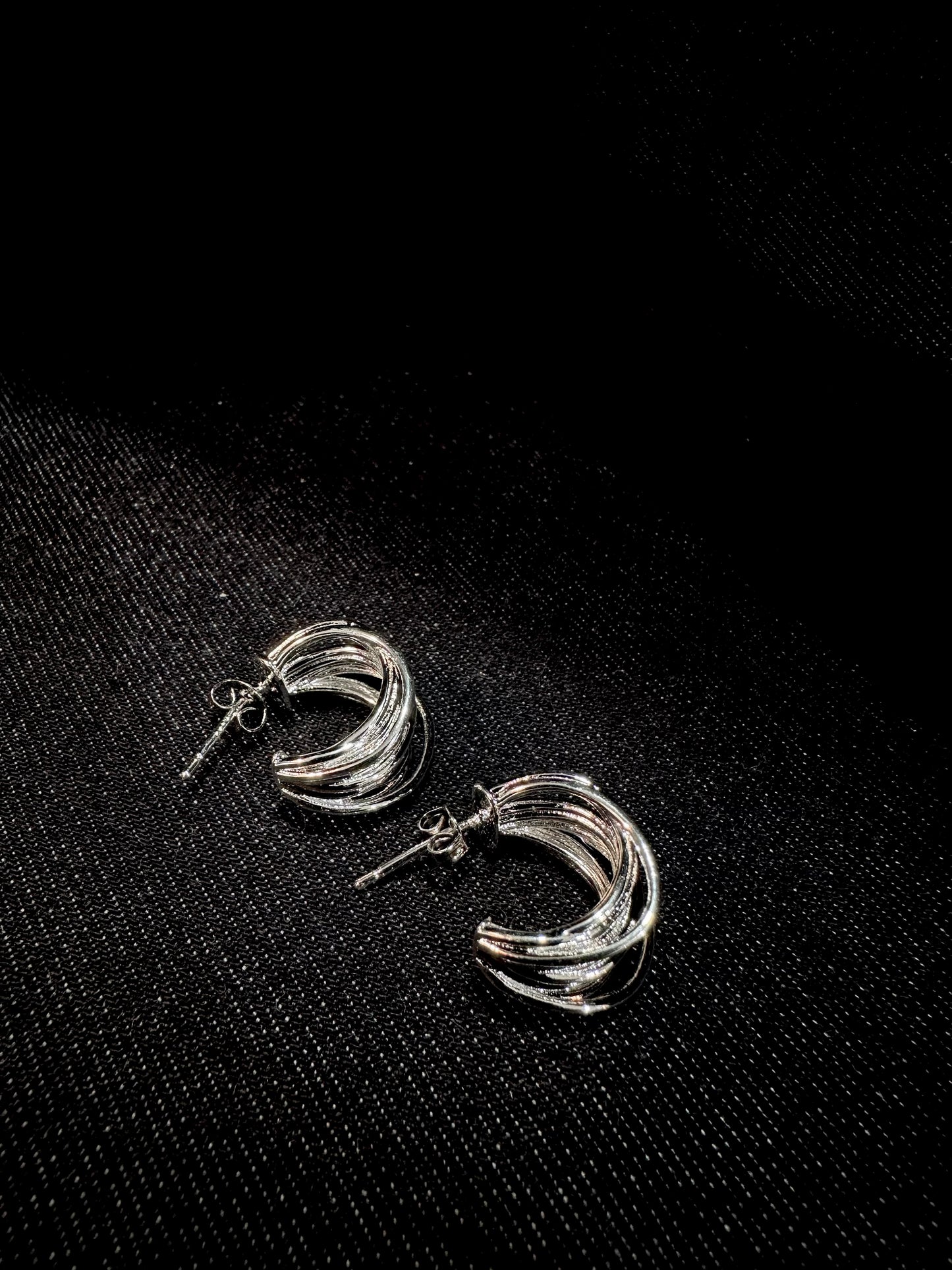 925 IRREGULAR LOOPS EARRINGS
