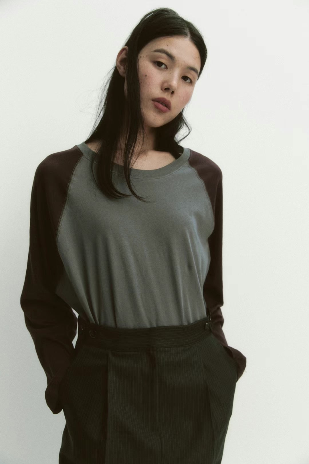LOOSE CUT RAGLAN TEE