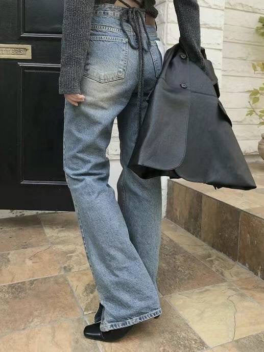 SLIM CUT FLARE WASHED JEANS