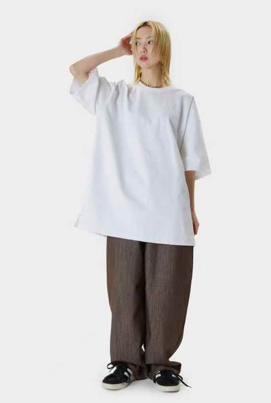 ROOMY SPLIT HEM TEE