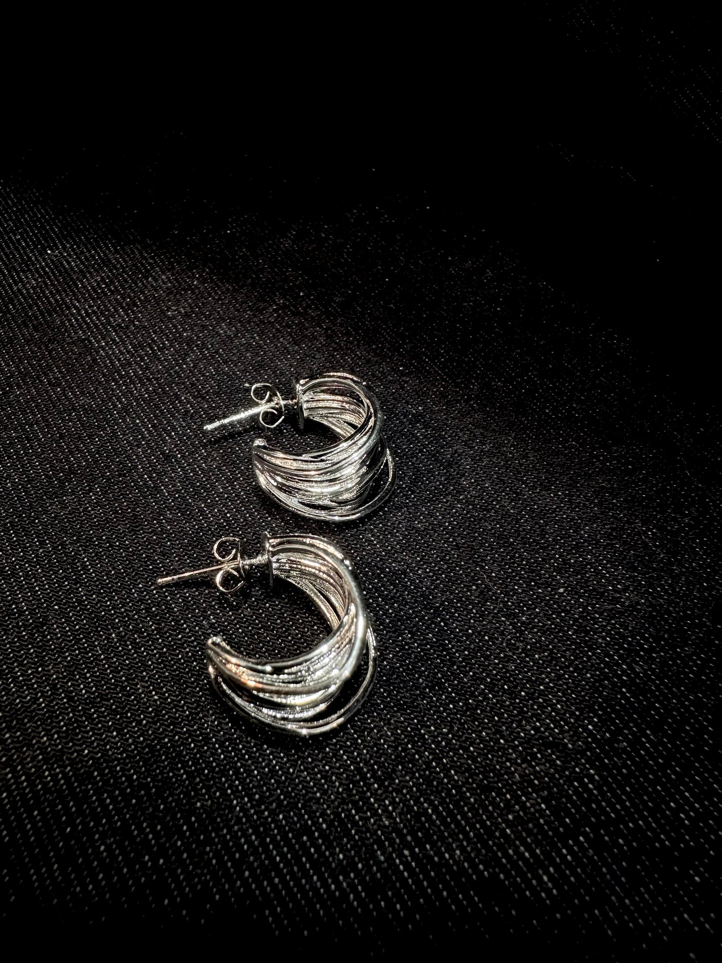 925 IRREGULAR LOOPS EARRINGS
