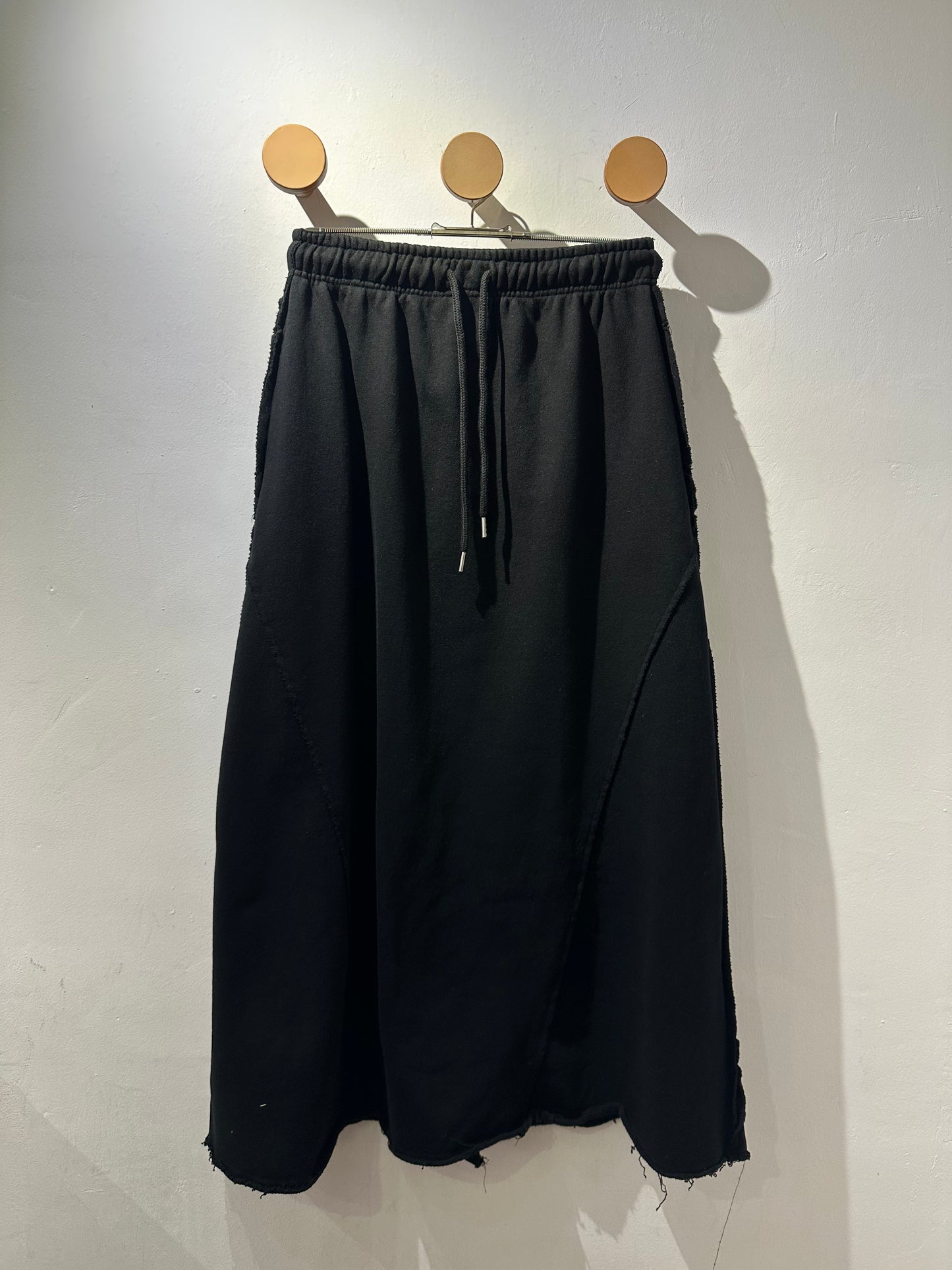 JERSEY RAW EDGED A LINE SKIRT