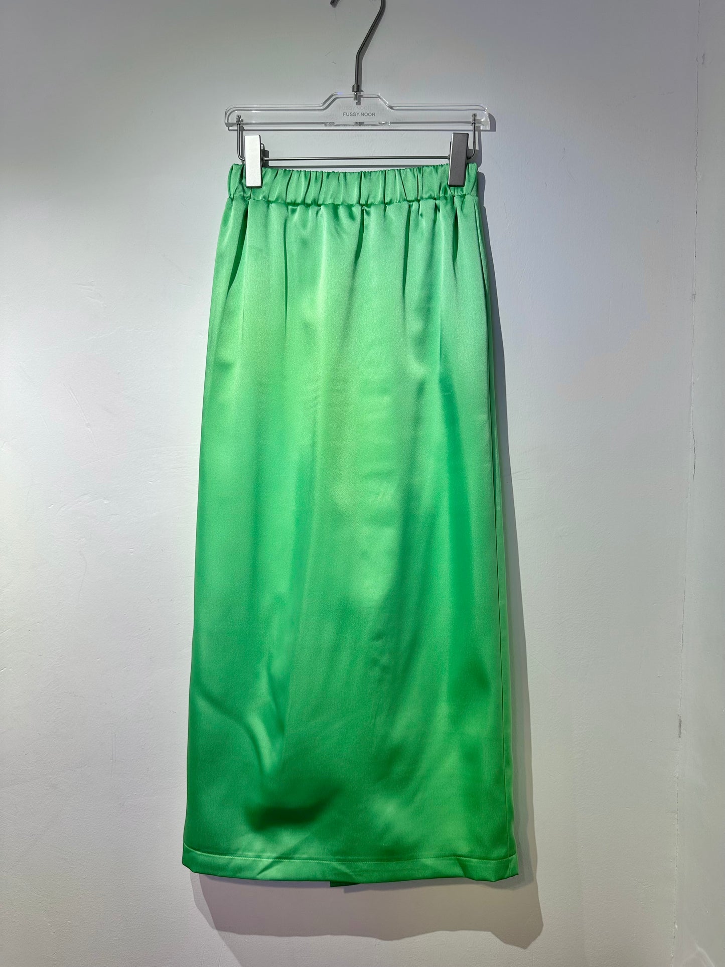 • FUSSY MADE • APPLE GREEN SLEEK PENCIL SKIRT
