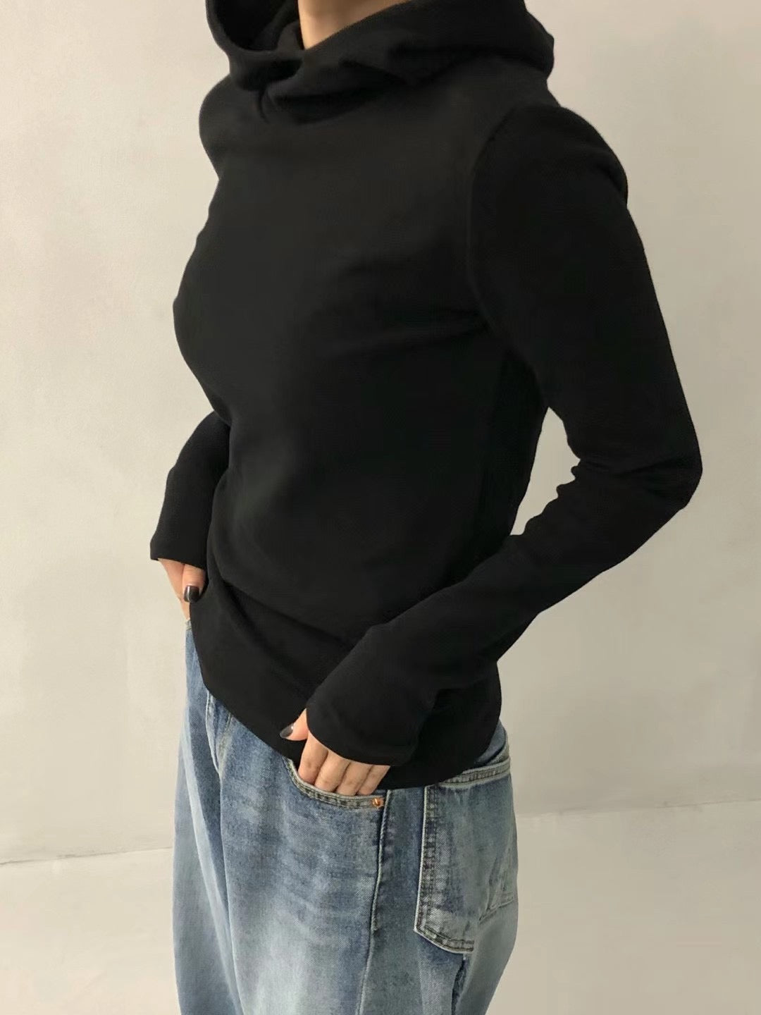 MODERN FIT HOODIE