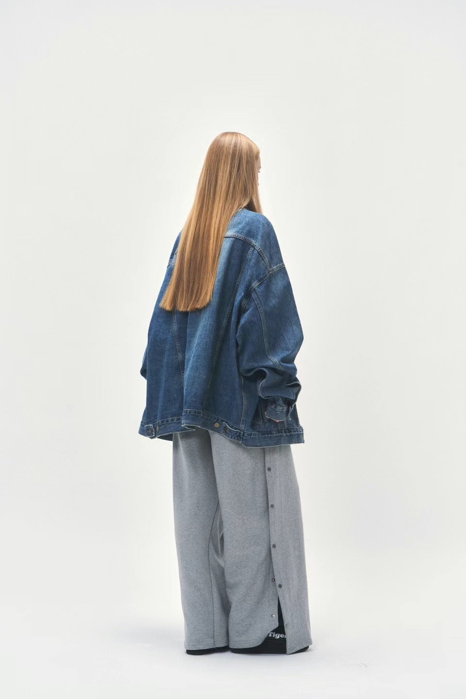 STUDS DENIM JACKET