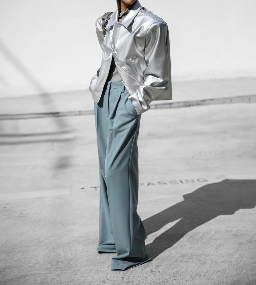 SINGLE DART WIDE LEG TROUSERS