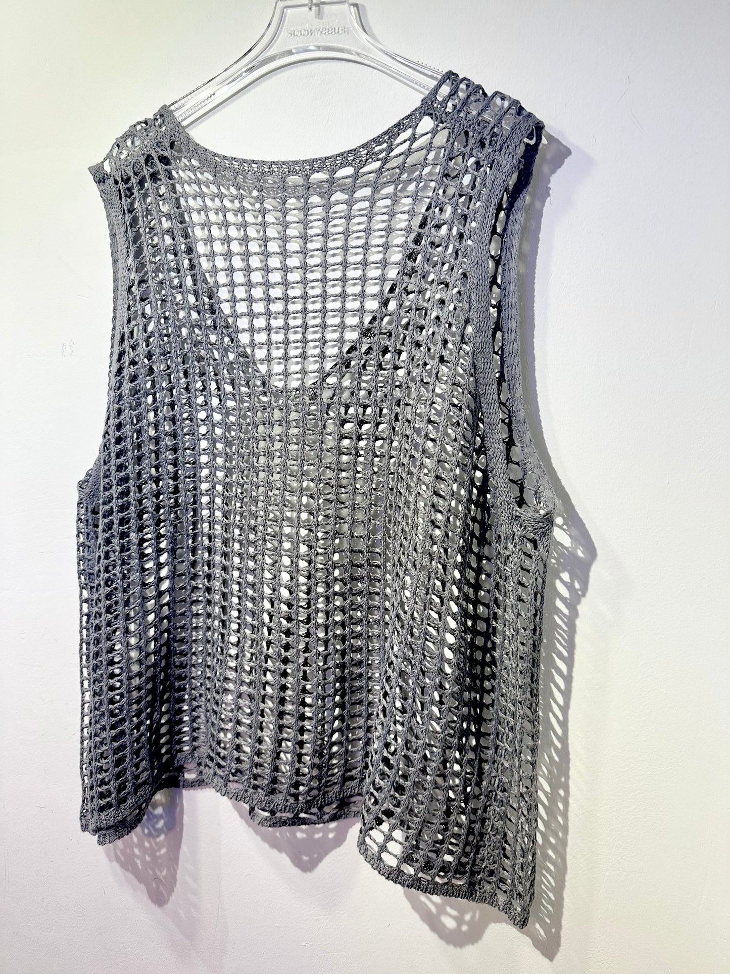 V NECK LIGHT KNIT VEST