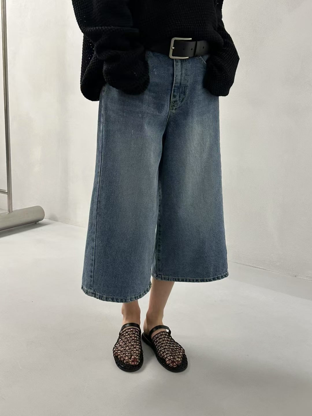 DENIM CROPPED JEANS