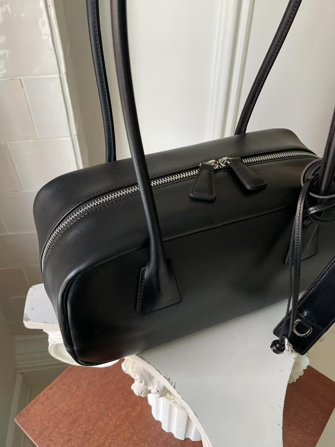 CALF LEATHER BAGUETTE BOXY HANDLE BAG