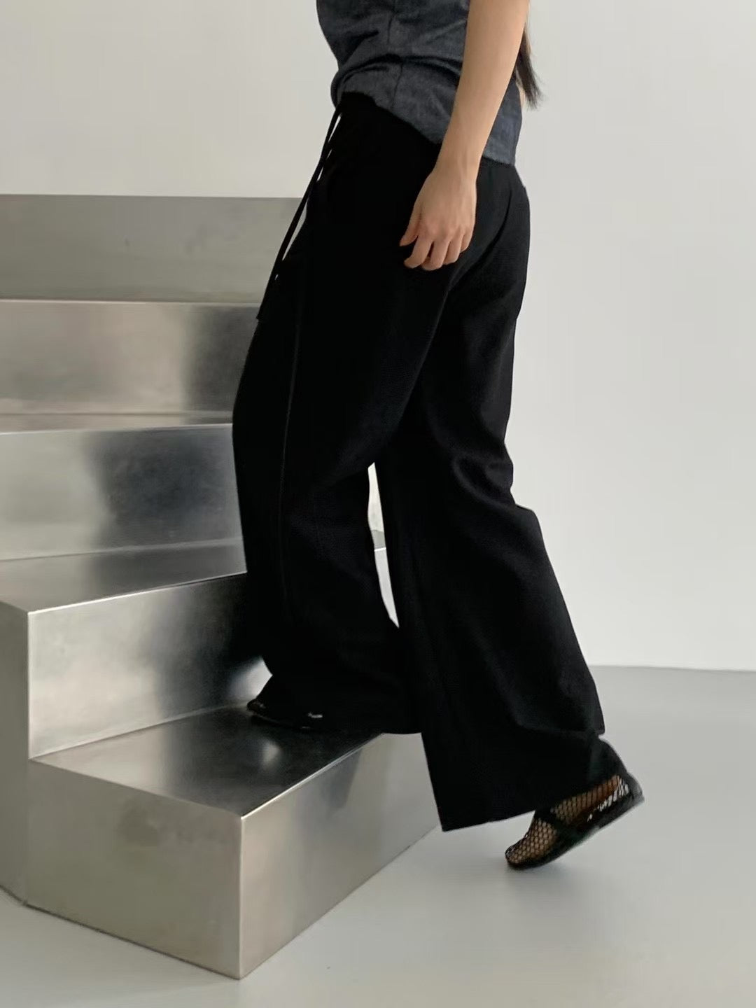 WRAPPING STRAP TWILL PANTS