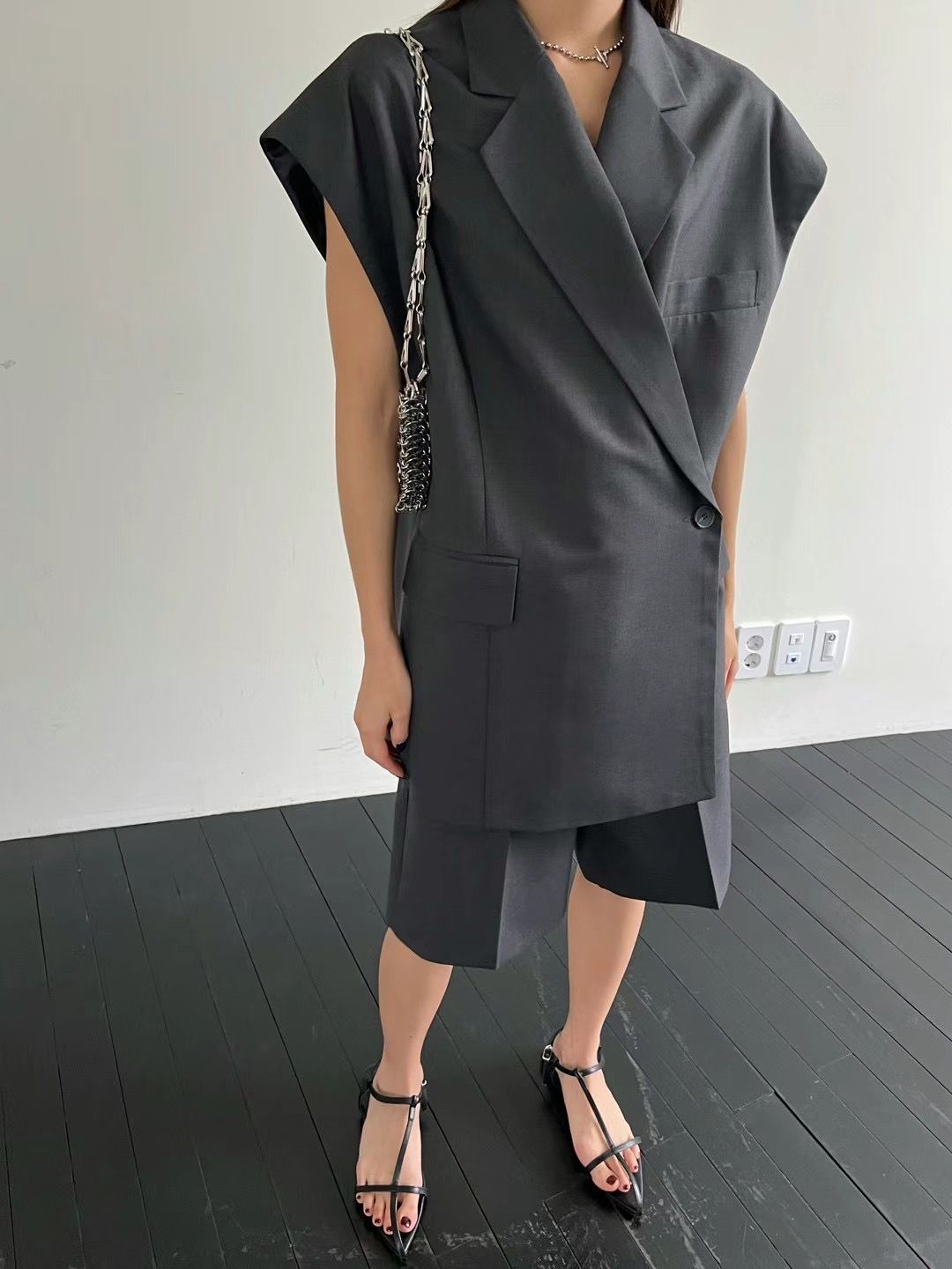 CROSS CLASP BLAZER VEST