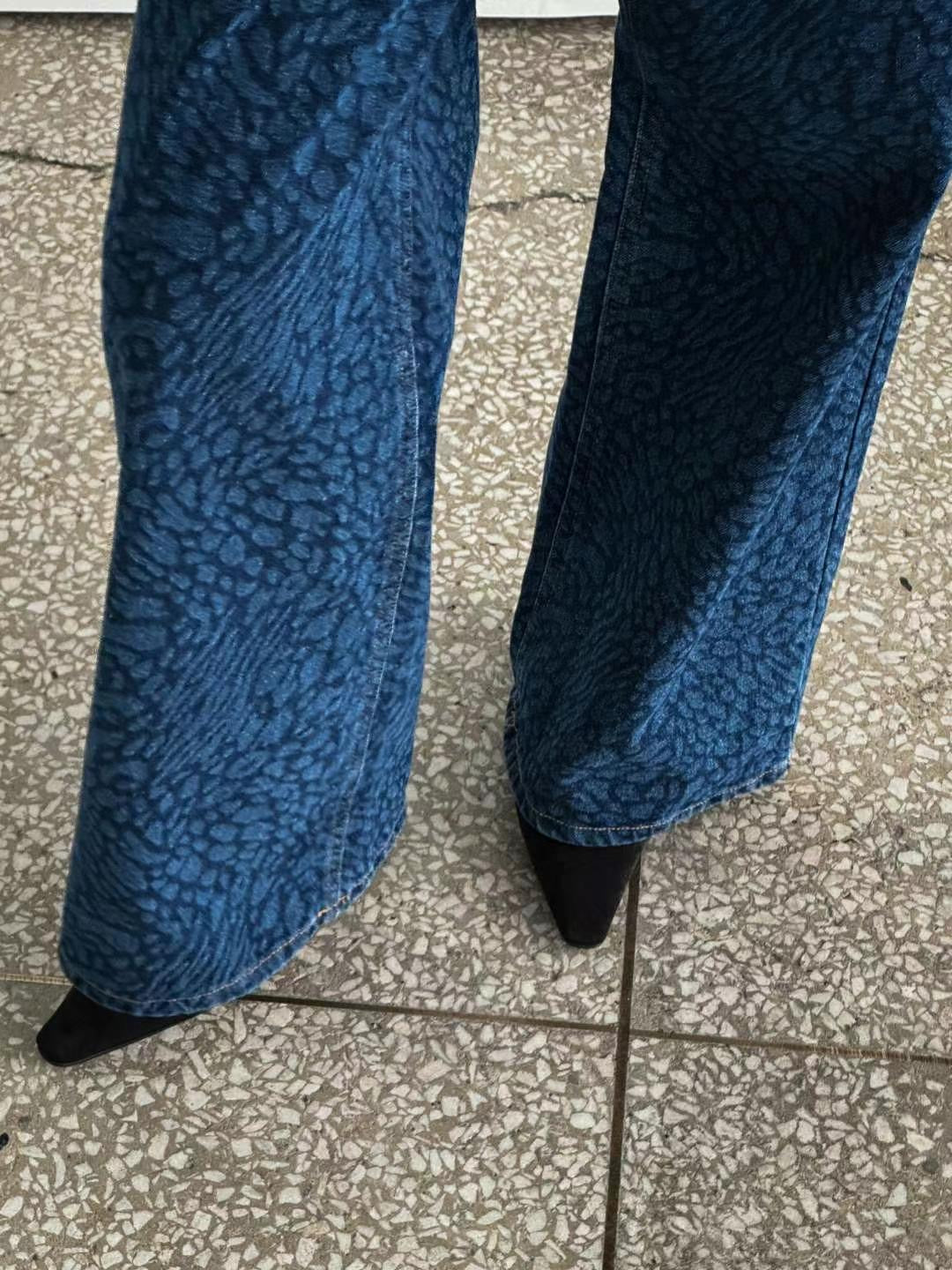 STONE PATTERN JEANS