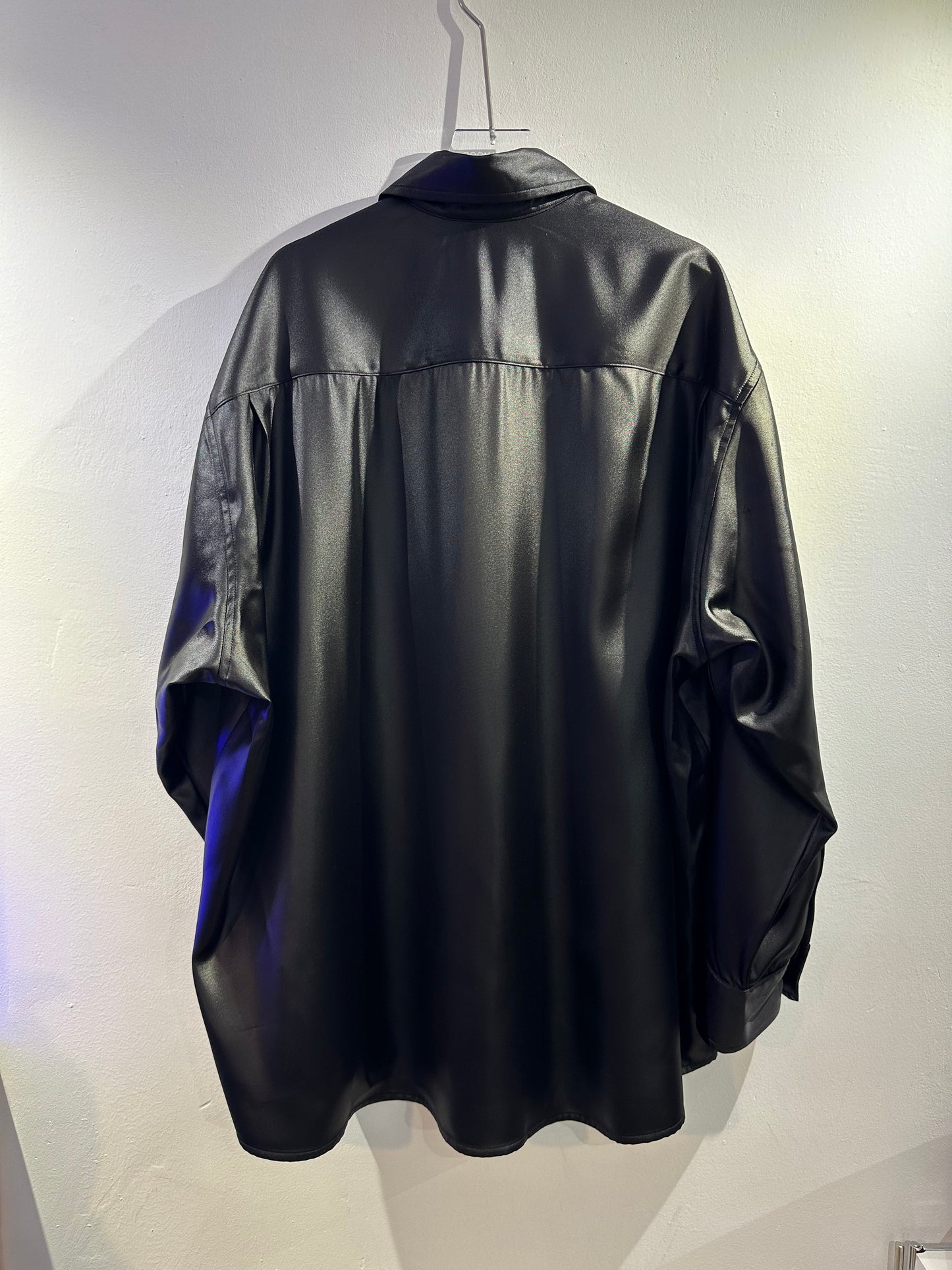 • FUSSY MADE • COLLAR TIPS SATIN SHIRT ( BLACK )