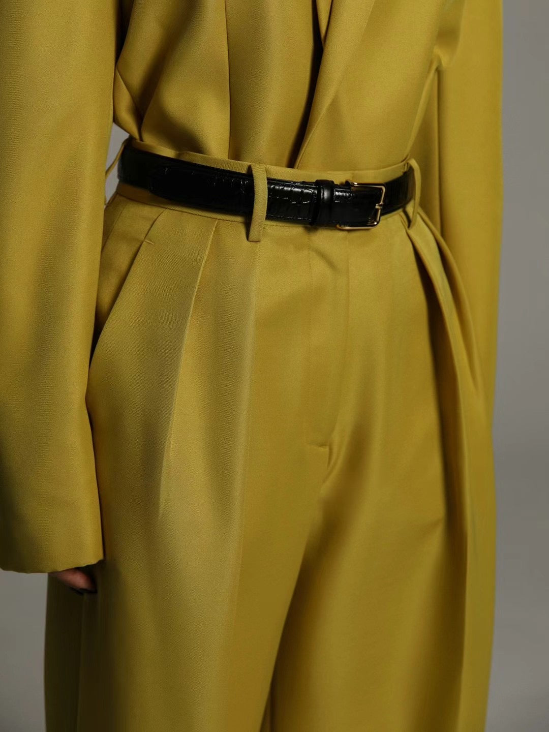 FW24 INWARD DOUBLE PLEATED TROUSERS