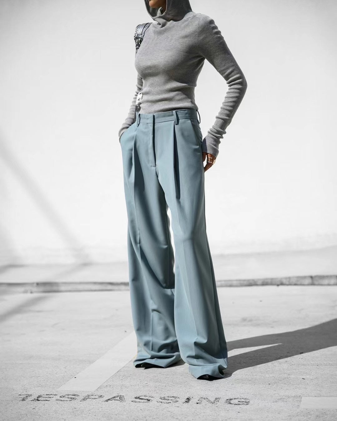 SINGLE DART WIDE LEG TROUSERS
