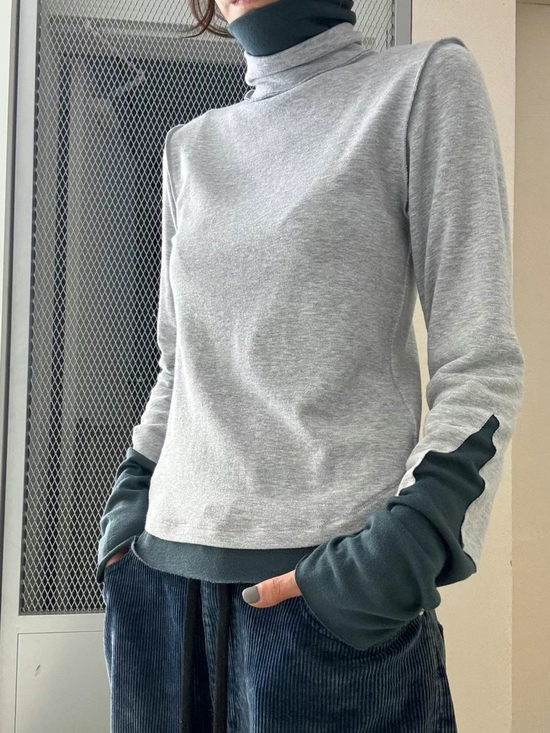 2 COLOURS TURTLE NECK TOP