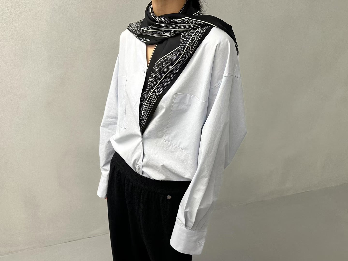 TIMELESS V NECK SHIRT