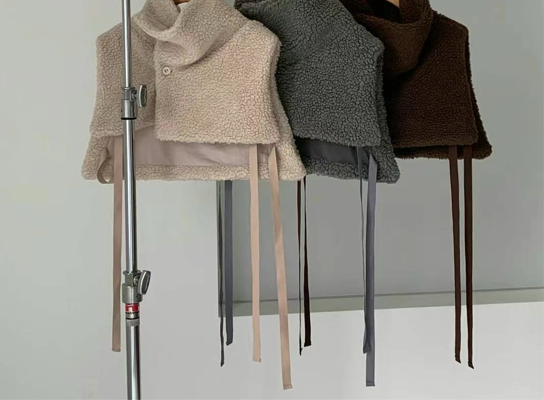FLUFFY COLLARED SHAWL