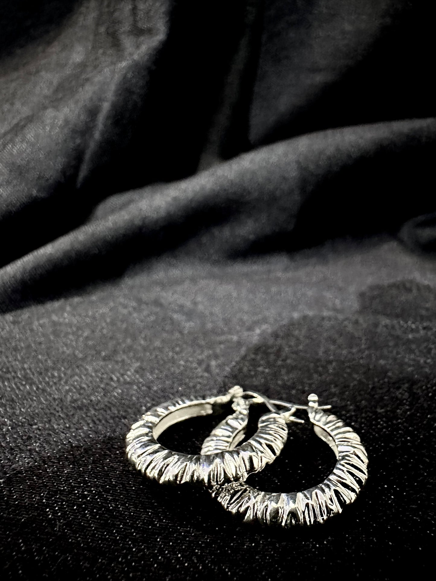 925 CHERVON LOOP EARRINGS