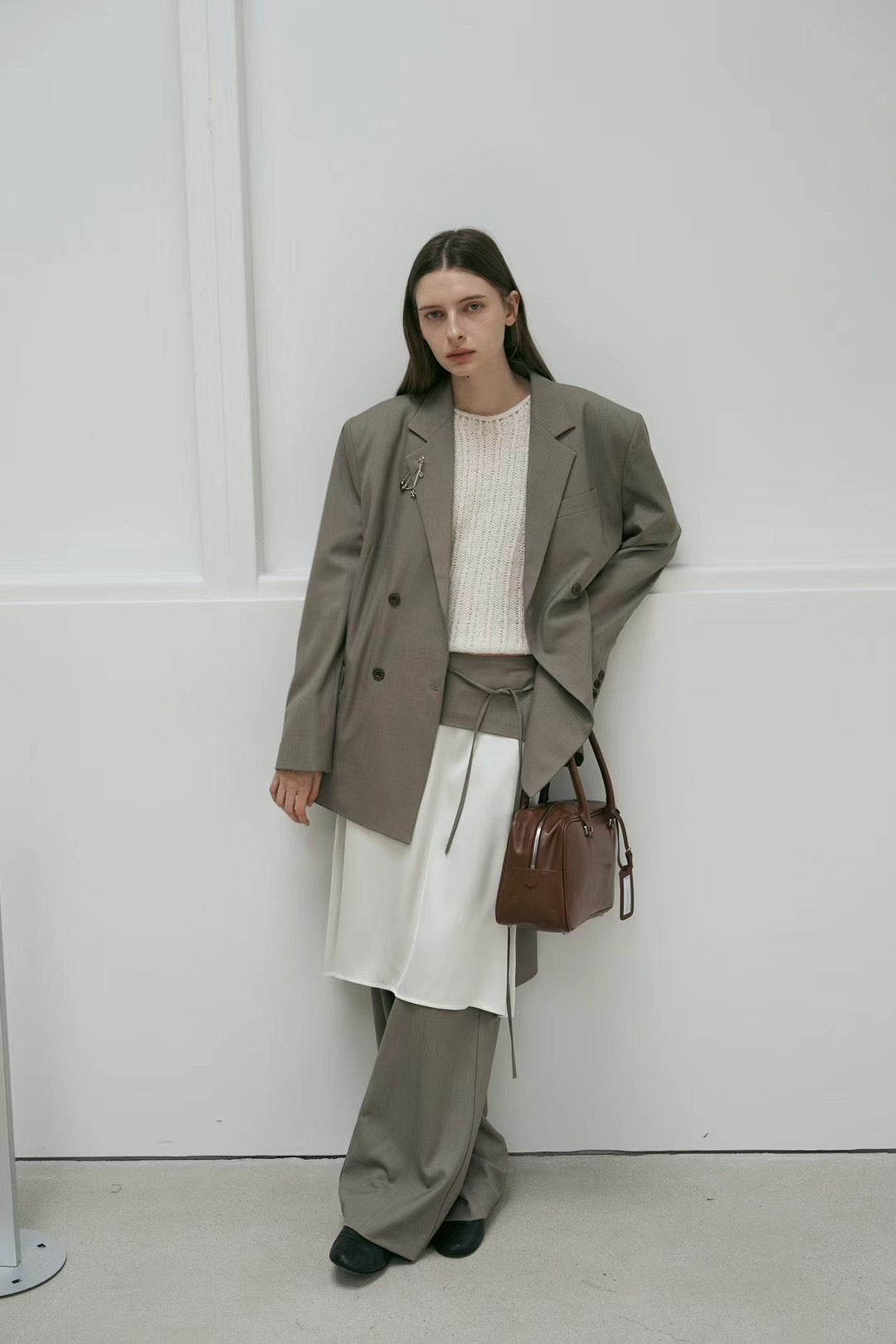 FRONT CREASE LINE PANTS
