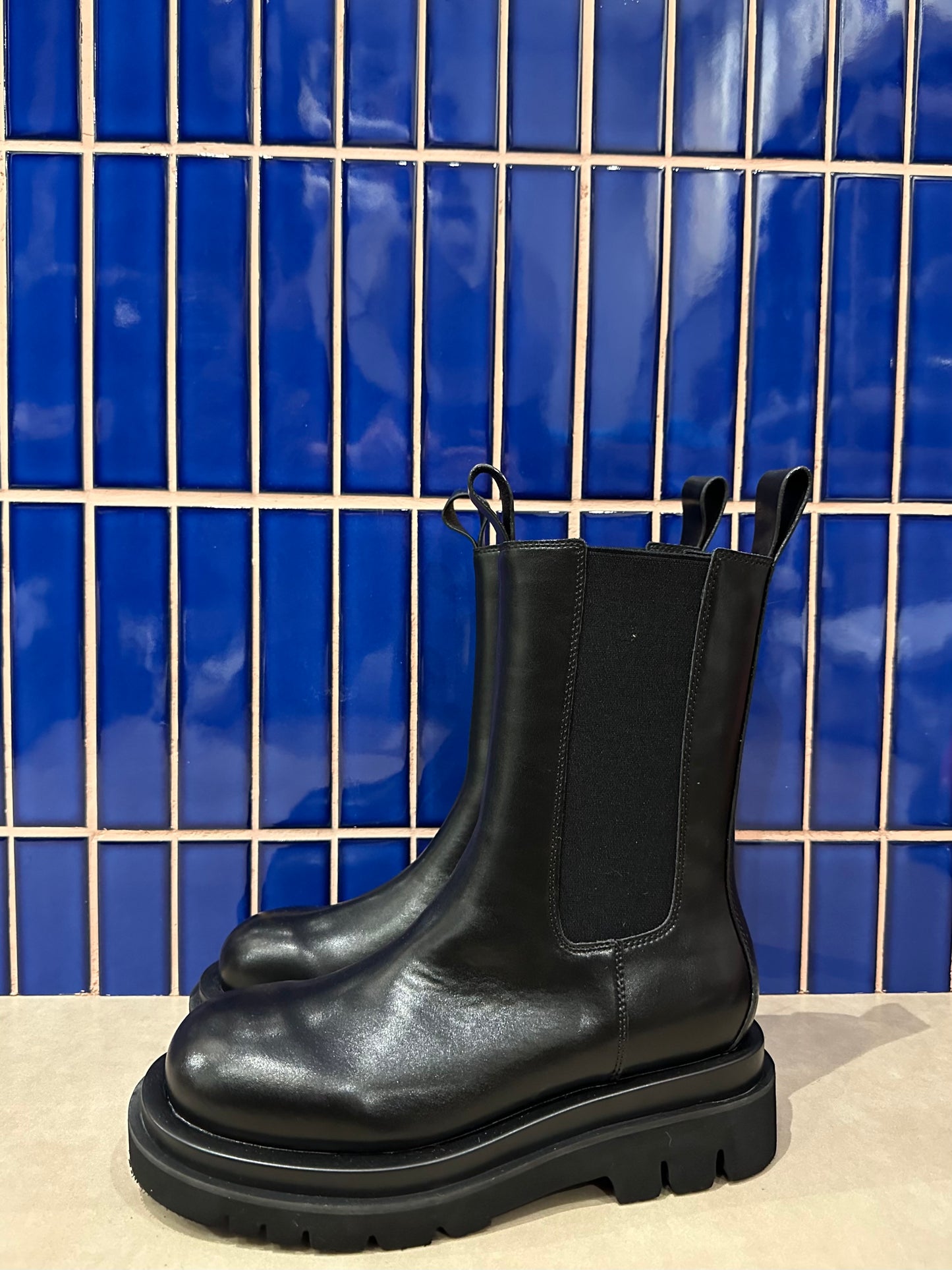 MID LENGTH CHELSEA BOOT ( CALF LEATHER )