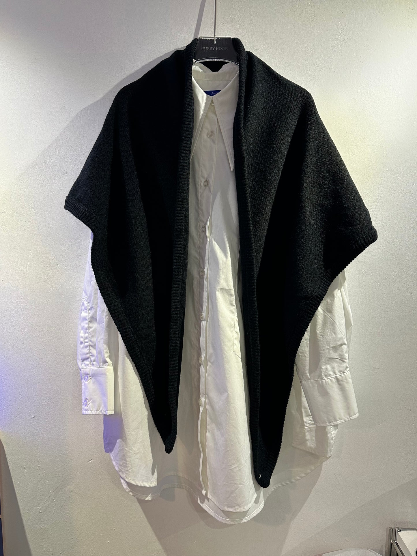 *0* TRIANGULAR KNIT SHAWL