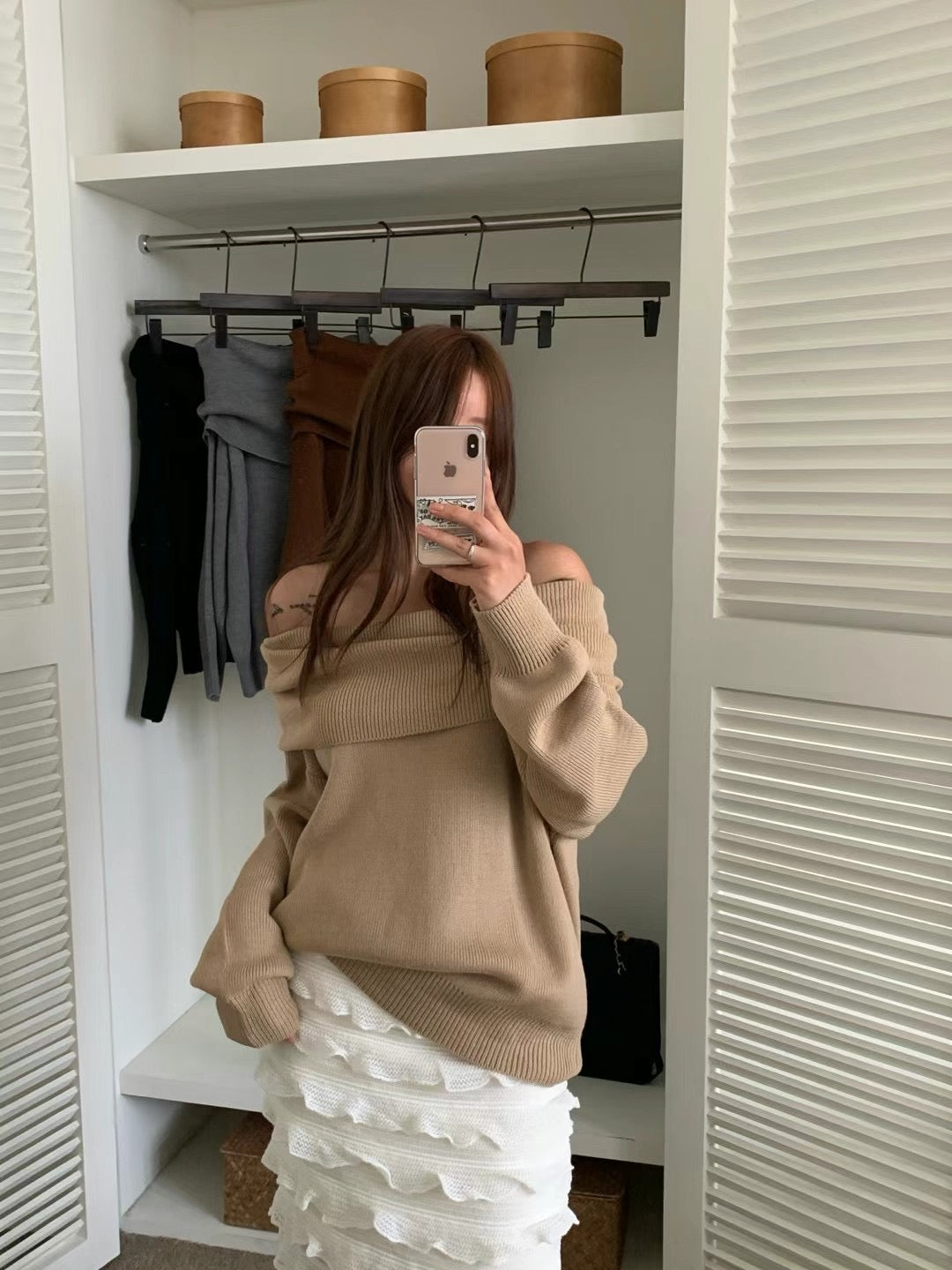 OFF SHOULDER KNIT TOP