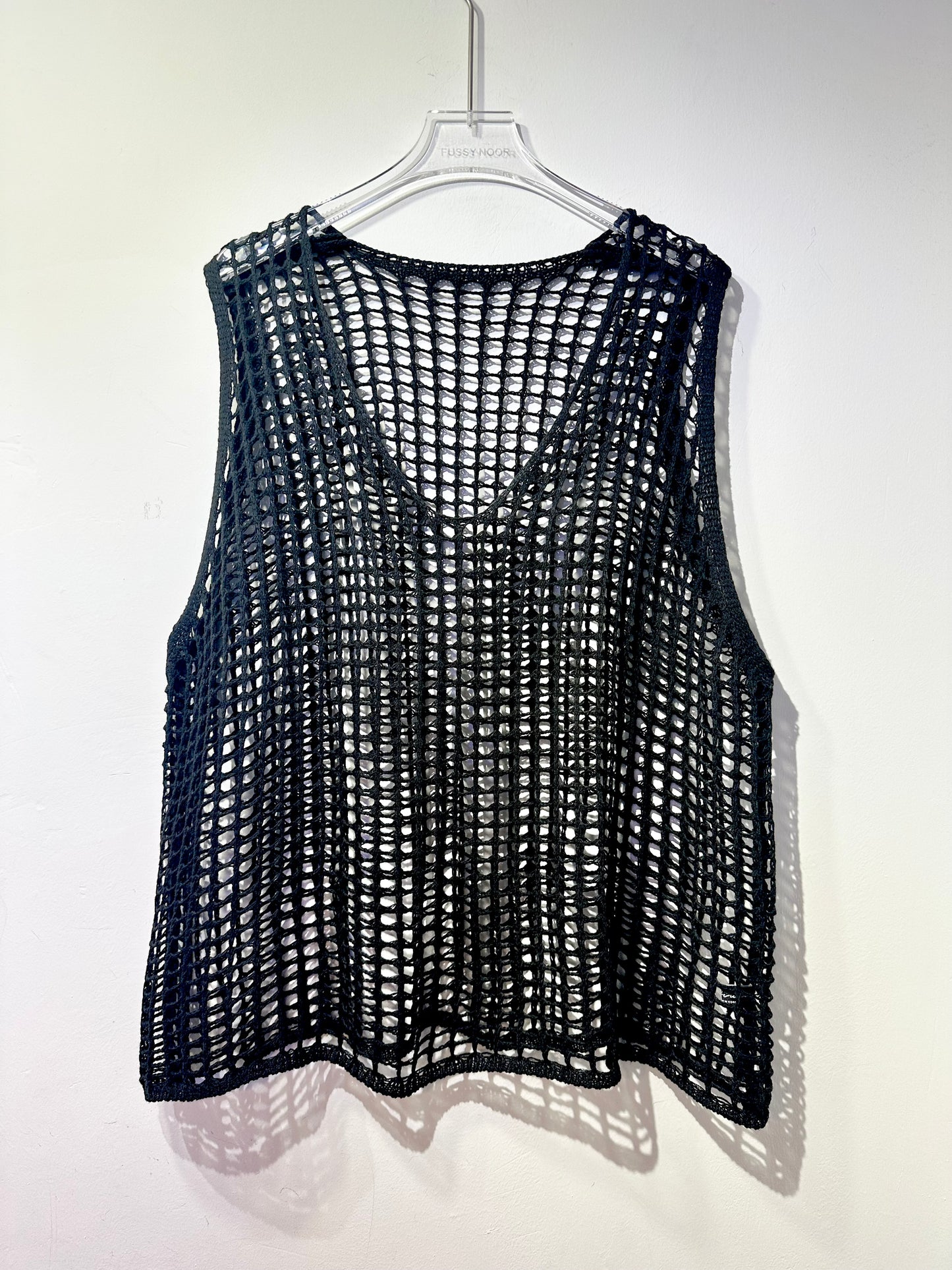 V NECK LIGHT KNIT VEST