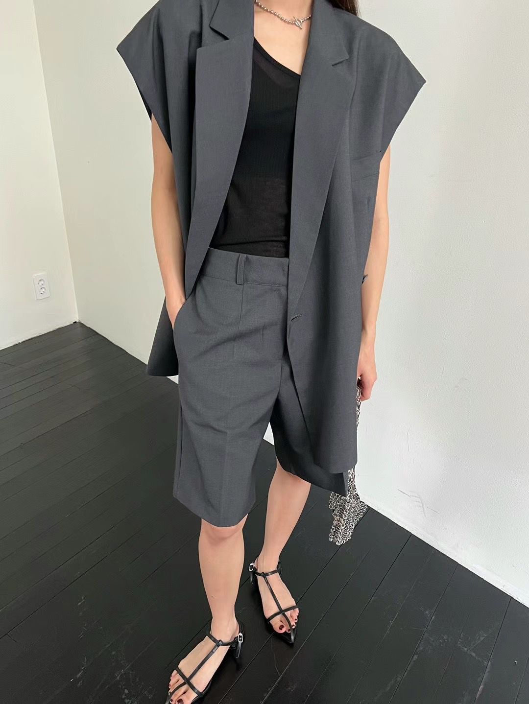 CROSS CLASP BLAZER VEST