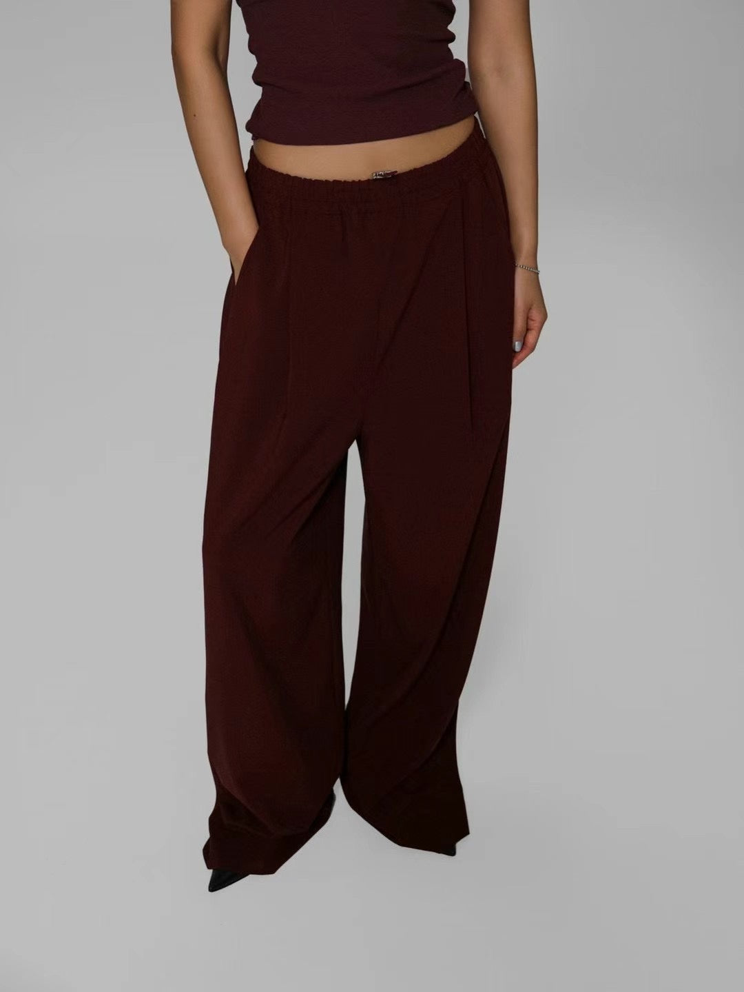DRAWSTRING WAIST PLEATED CHILL TROUSERS