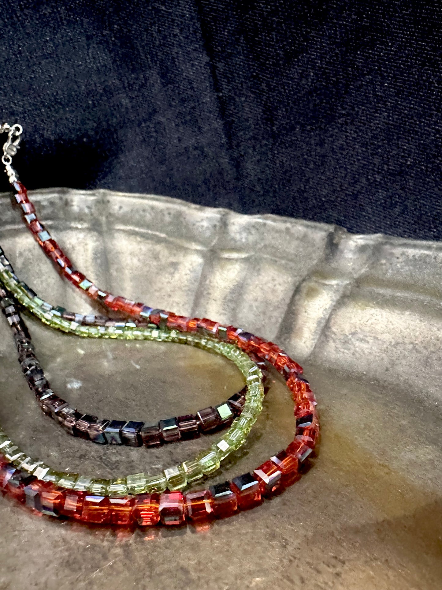 JAPAN CUBIC GLAZE BEADS NECKLACE (LARGE)