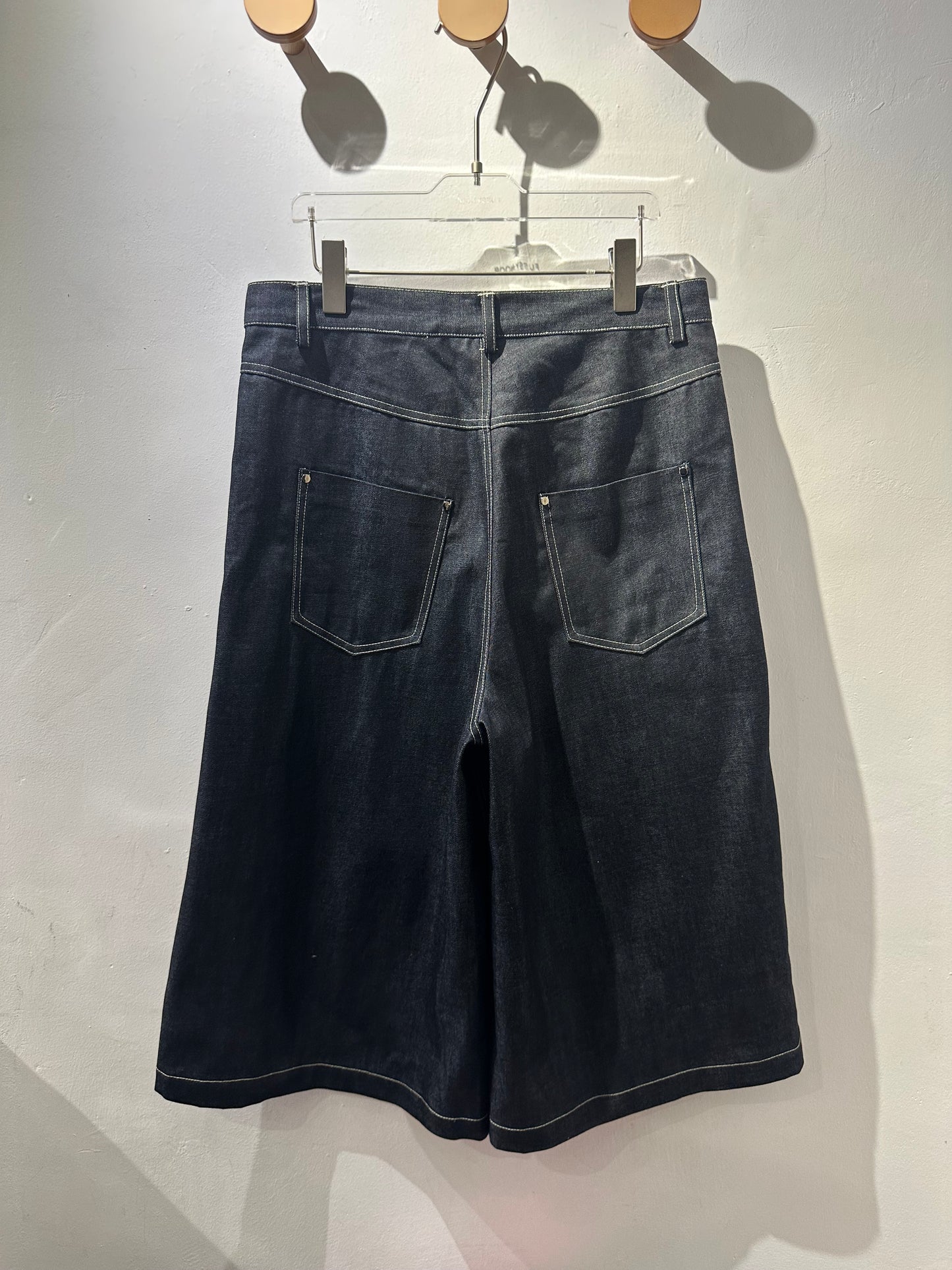 • FUSSY MADE • RAW DENIM KNEE LENGTH SHORTS (JAPAN FABRIC)