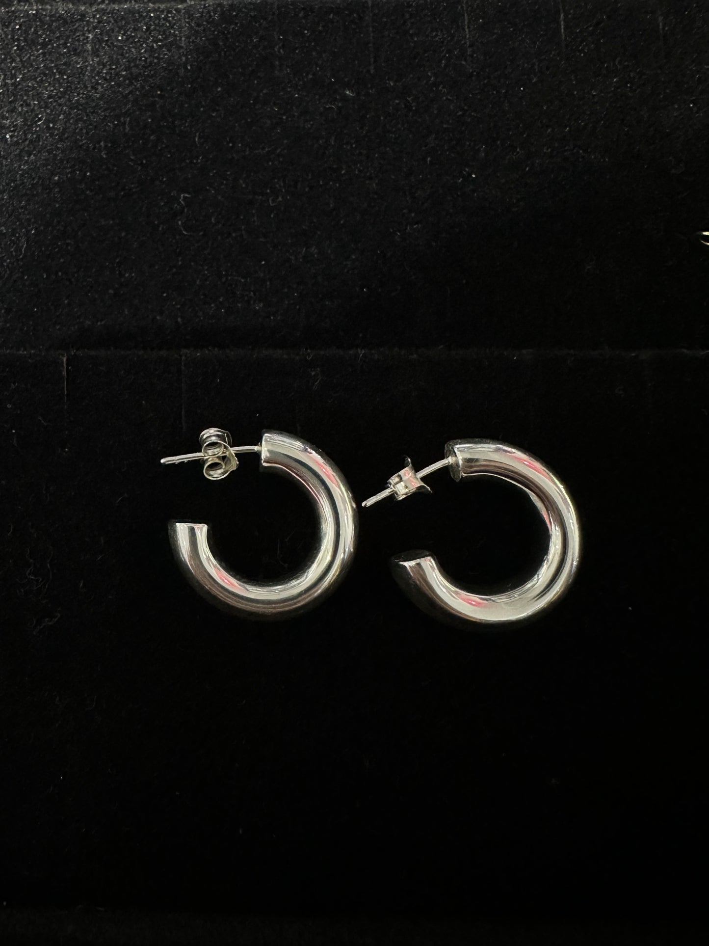 925 MEDIUM C LOOP EARRINGS