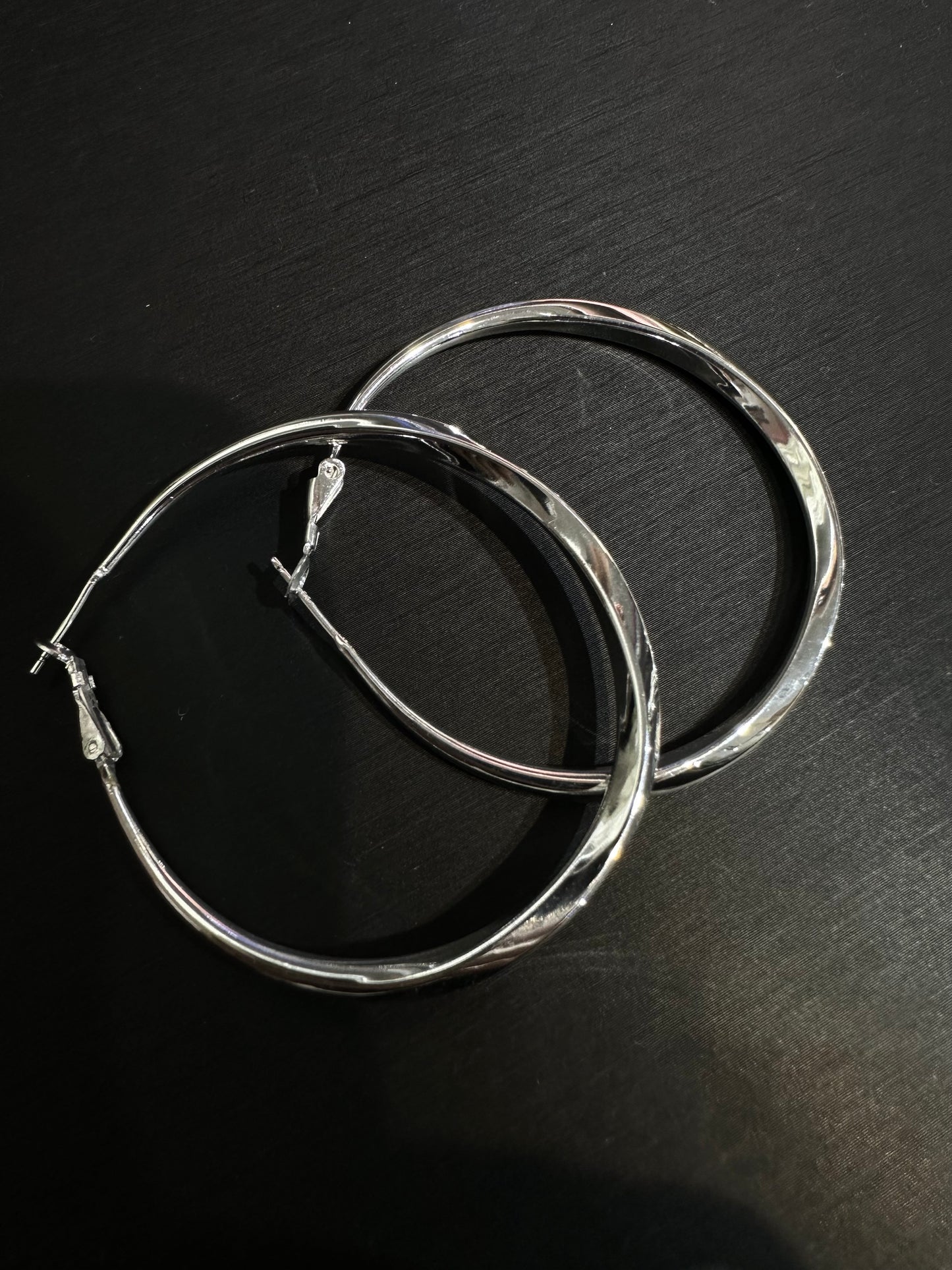 925 TWIST LOOP EARRINGS