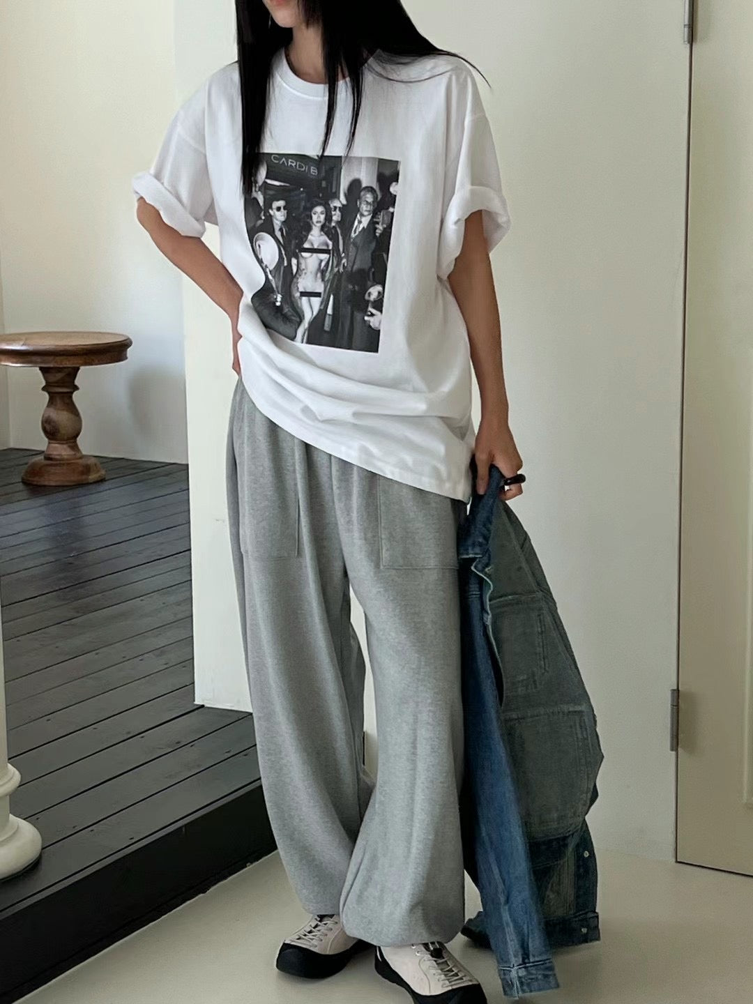 GIRL B TEE
