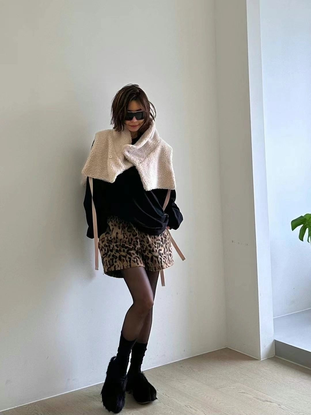 FLUFFY COLLARED SHAWL