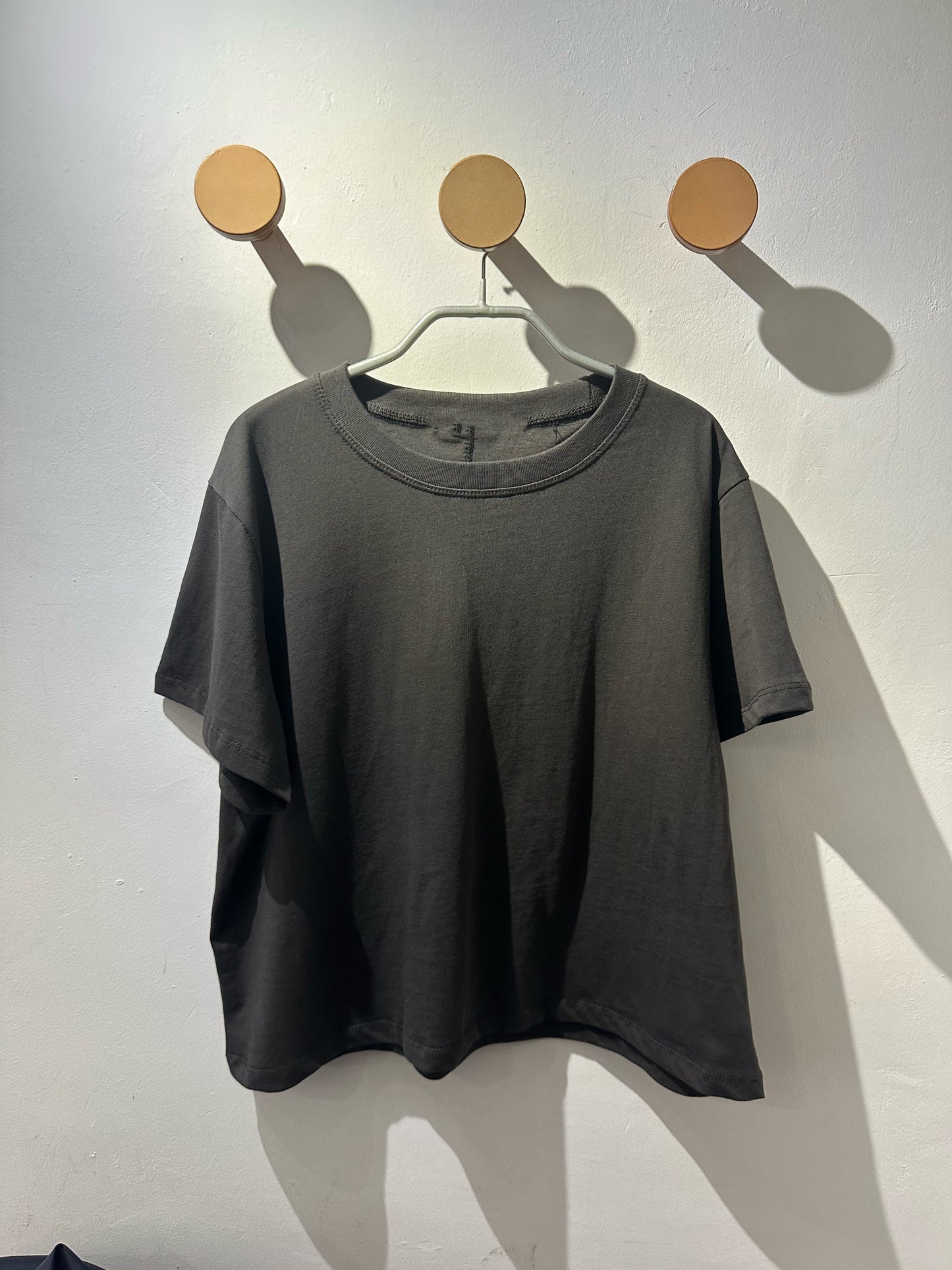 LOOSE CROP TEE