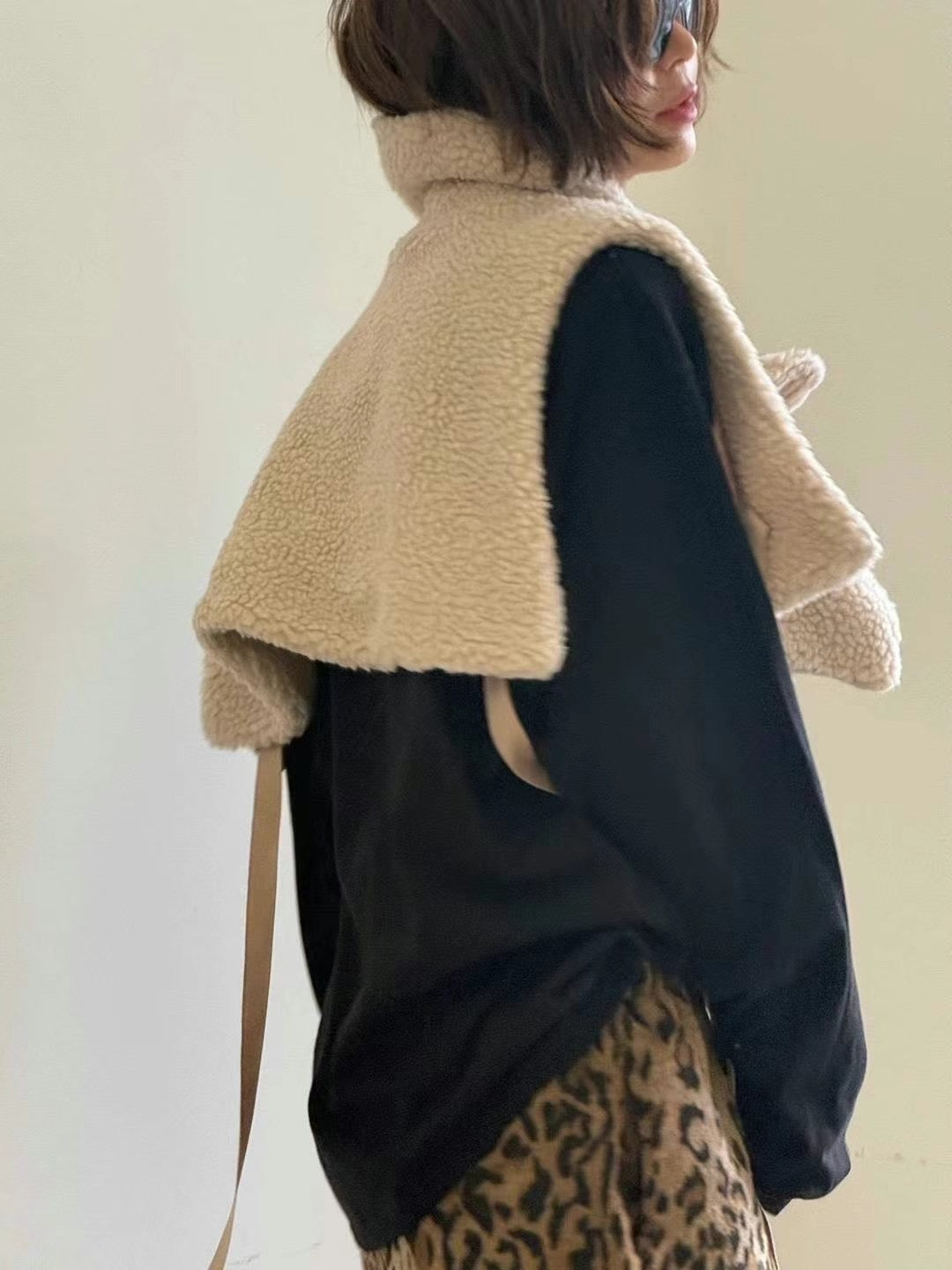 FLUFFY COLLARED SHAWL