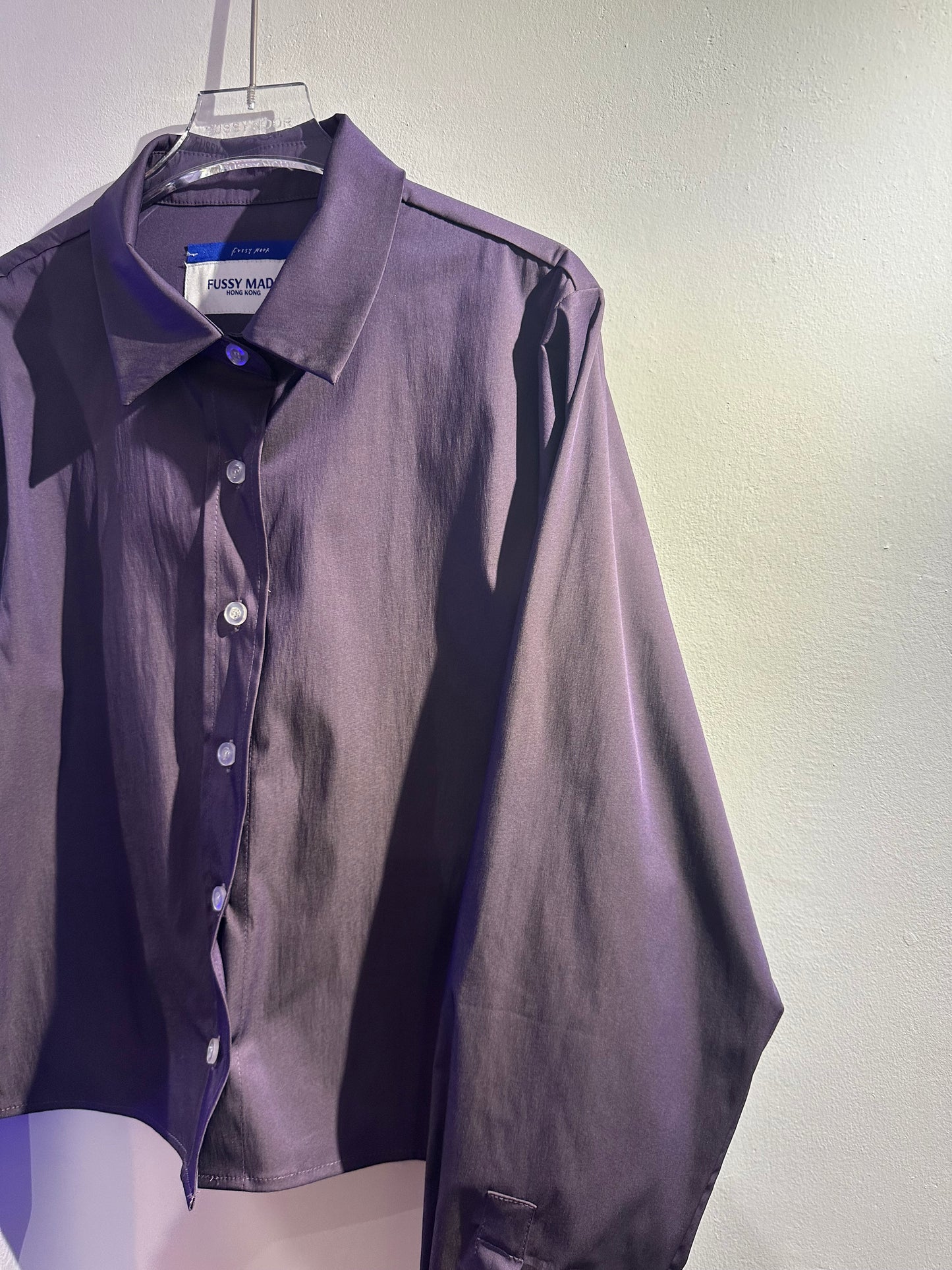 • FUSSY MADE • POLY SLIDING CROPPED SHIRT