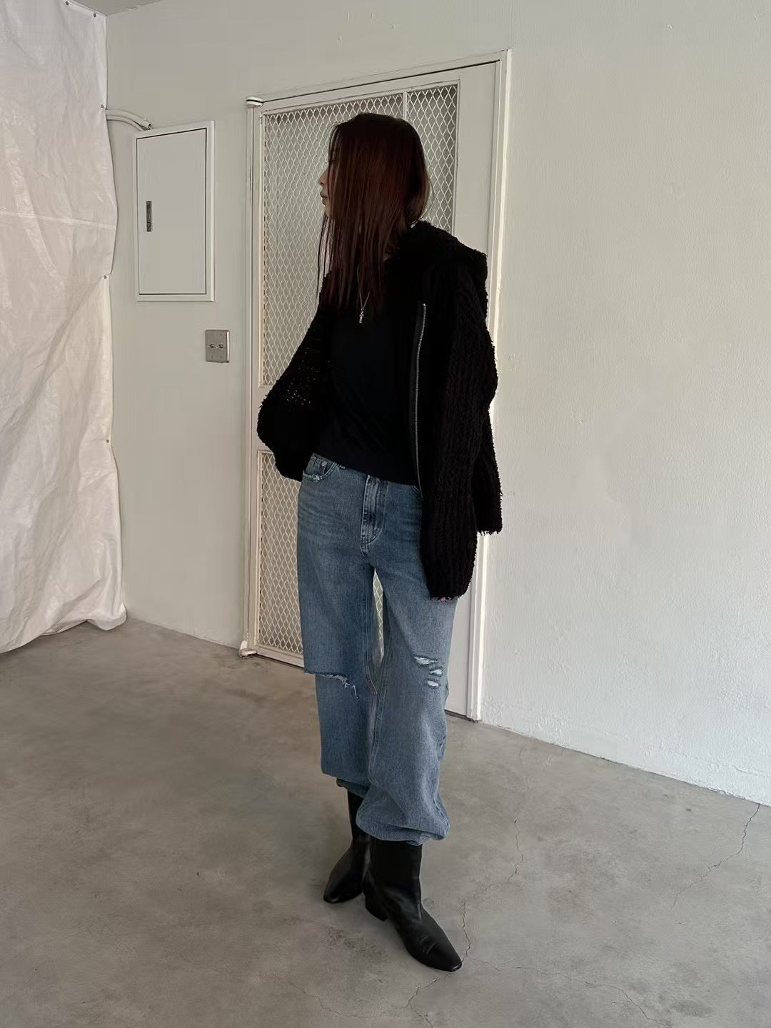 RIPPED JEANS SS25