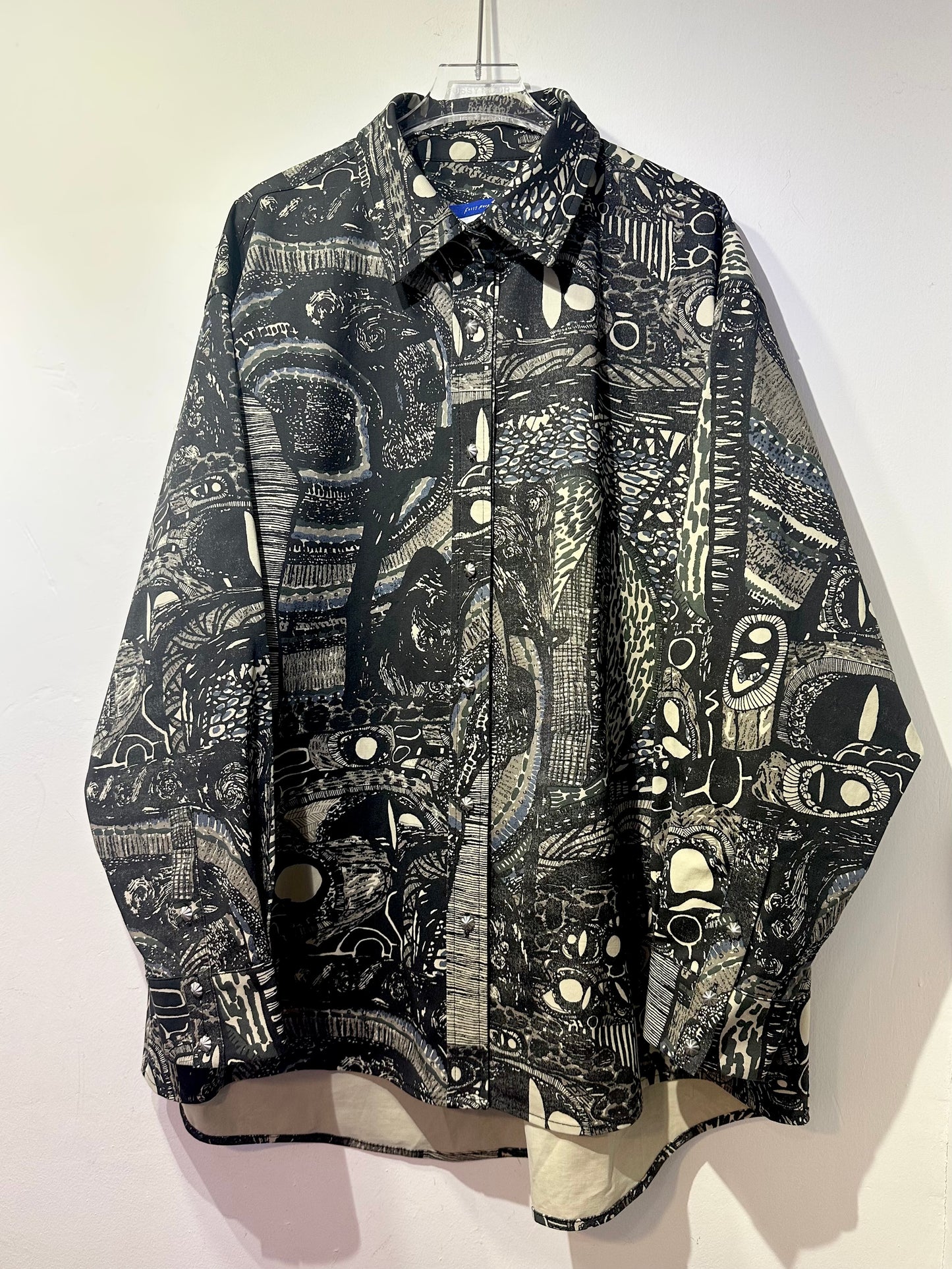 • FUSSY MADE • CRAZY SKETCHING PRINTED SHIRT