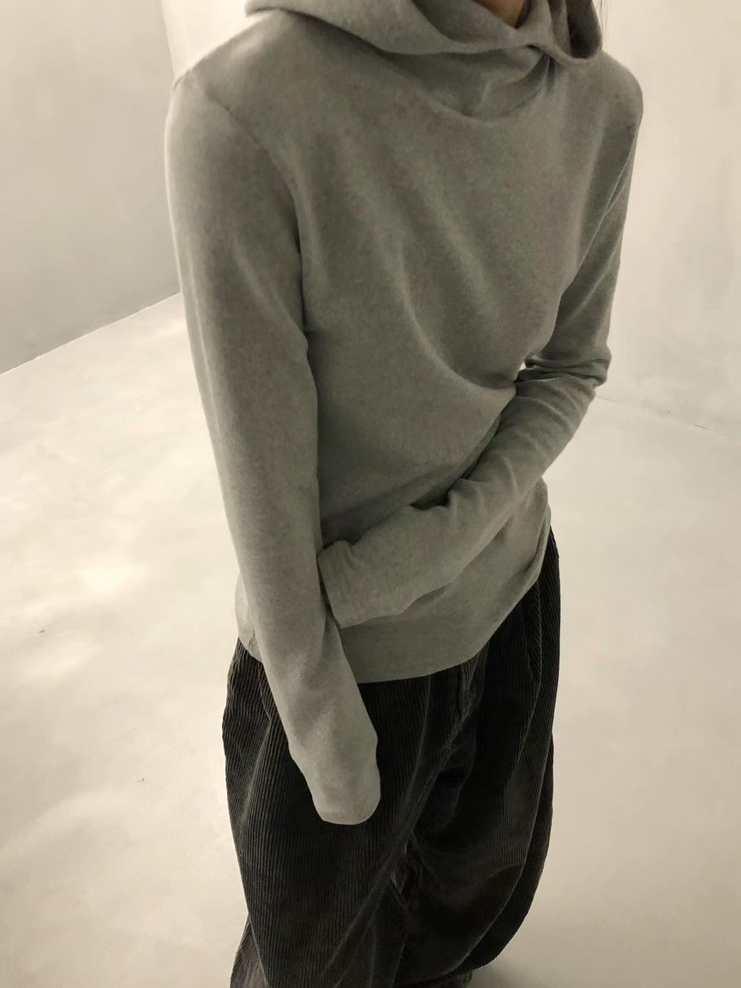 MODERN FIT HOODIE