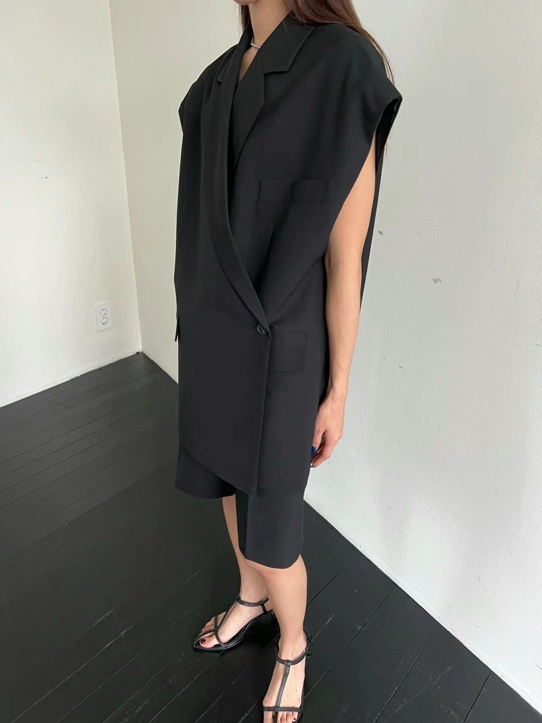 CROSS CLASP BLAZER VEST