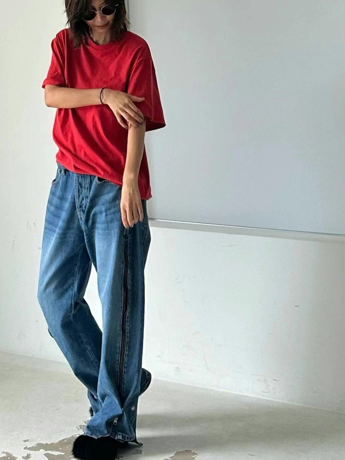 SIDE ZIPPED DENIM JEANS
