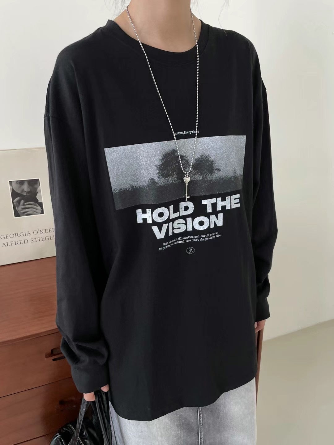 HOLD THE VISION TEE