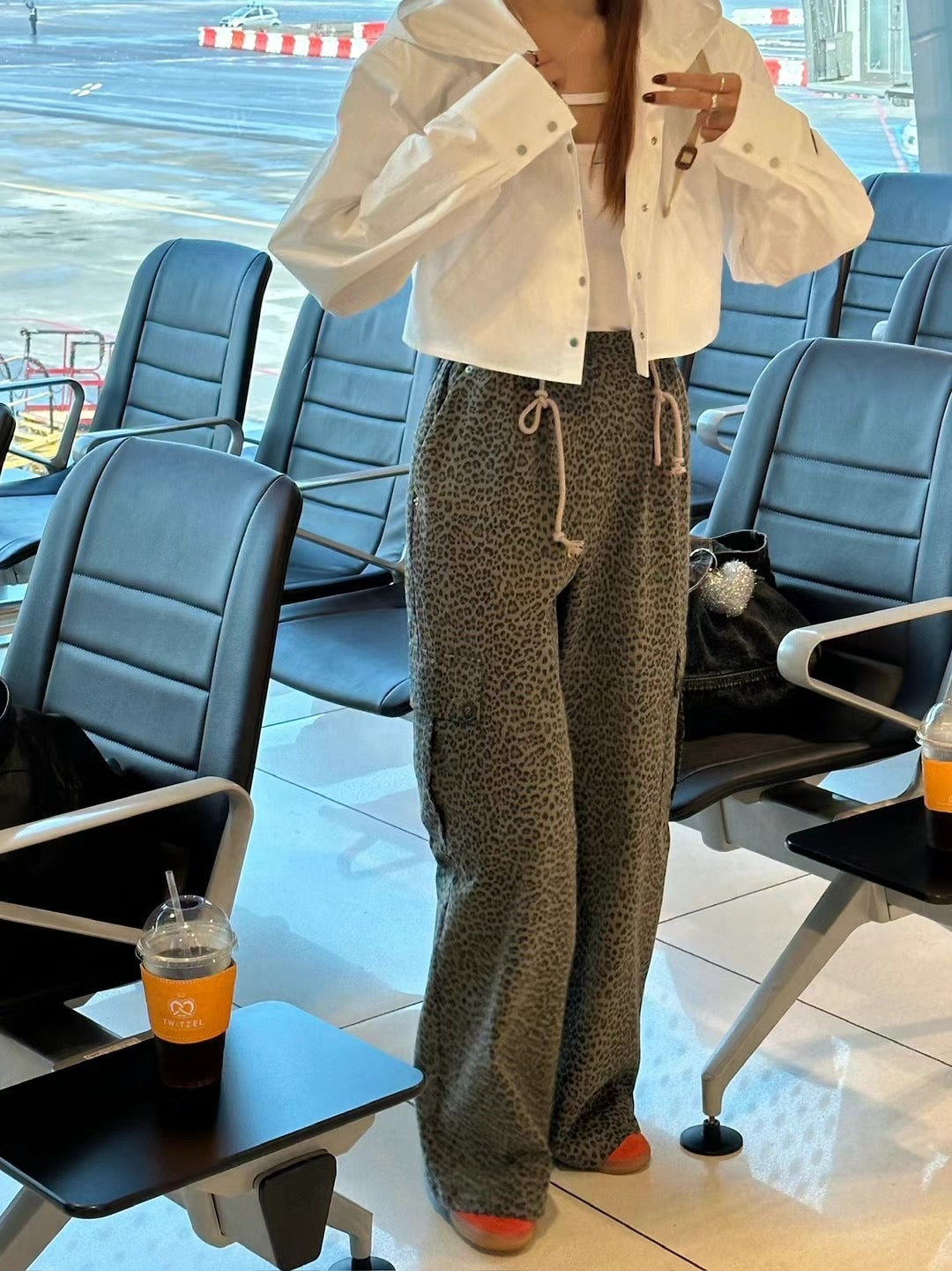 DRAWSTRING LEOPARD CHINO PANTS