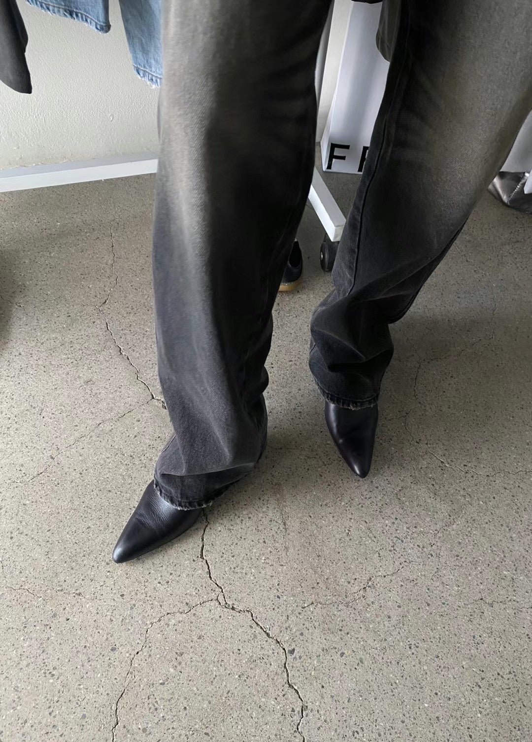 SUNNY STRAIGHT SLIM JEANS